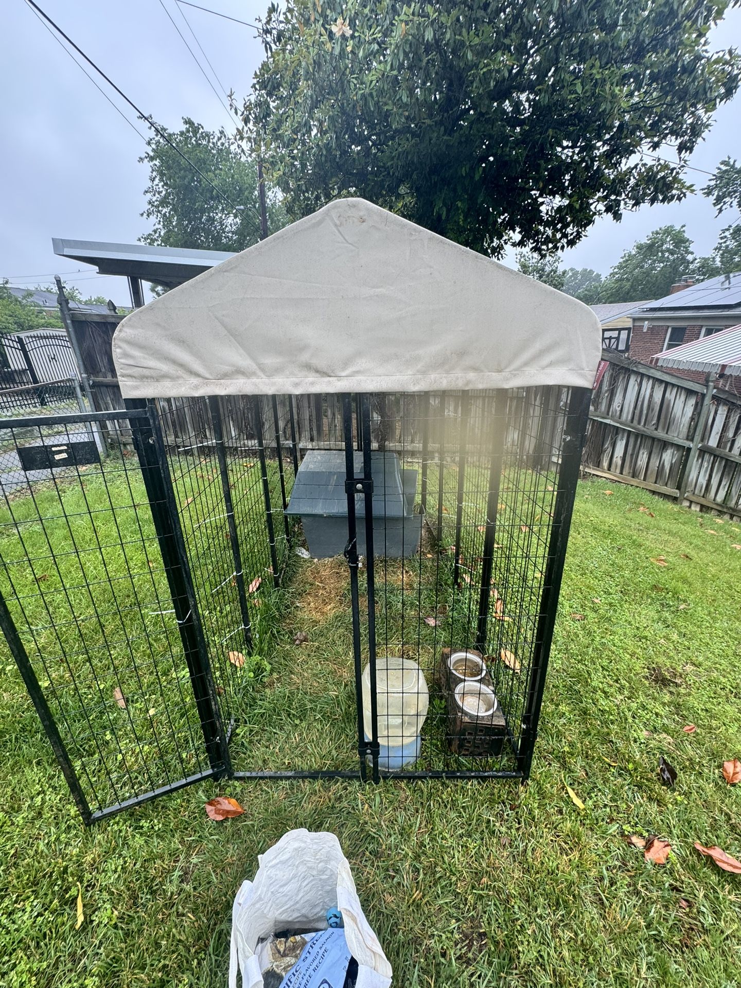 LuckyDog - 4ff X 8ft Kennel