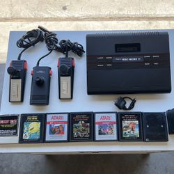 Atari 2600 Console Bundle