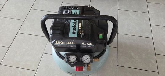 Metabo HPT The Tank 6-Gallon Portable Electric 200 PSI Pancake Air Compressor