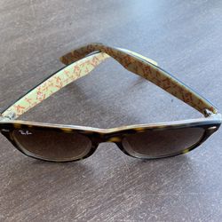 Vintage Rayban Wayfarers With Logo Frames