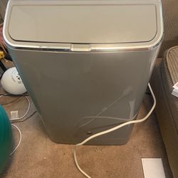 GE Appliance Portable Air Conditioner 