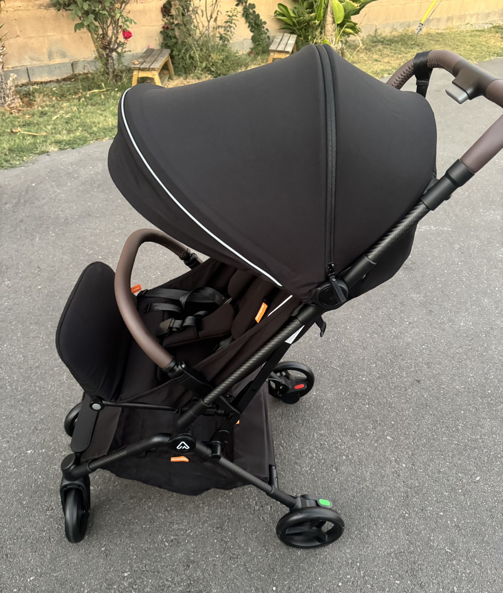MAMAZING Lightweight Baby Travel Stroller black