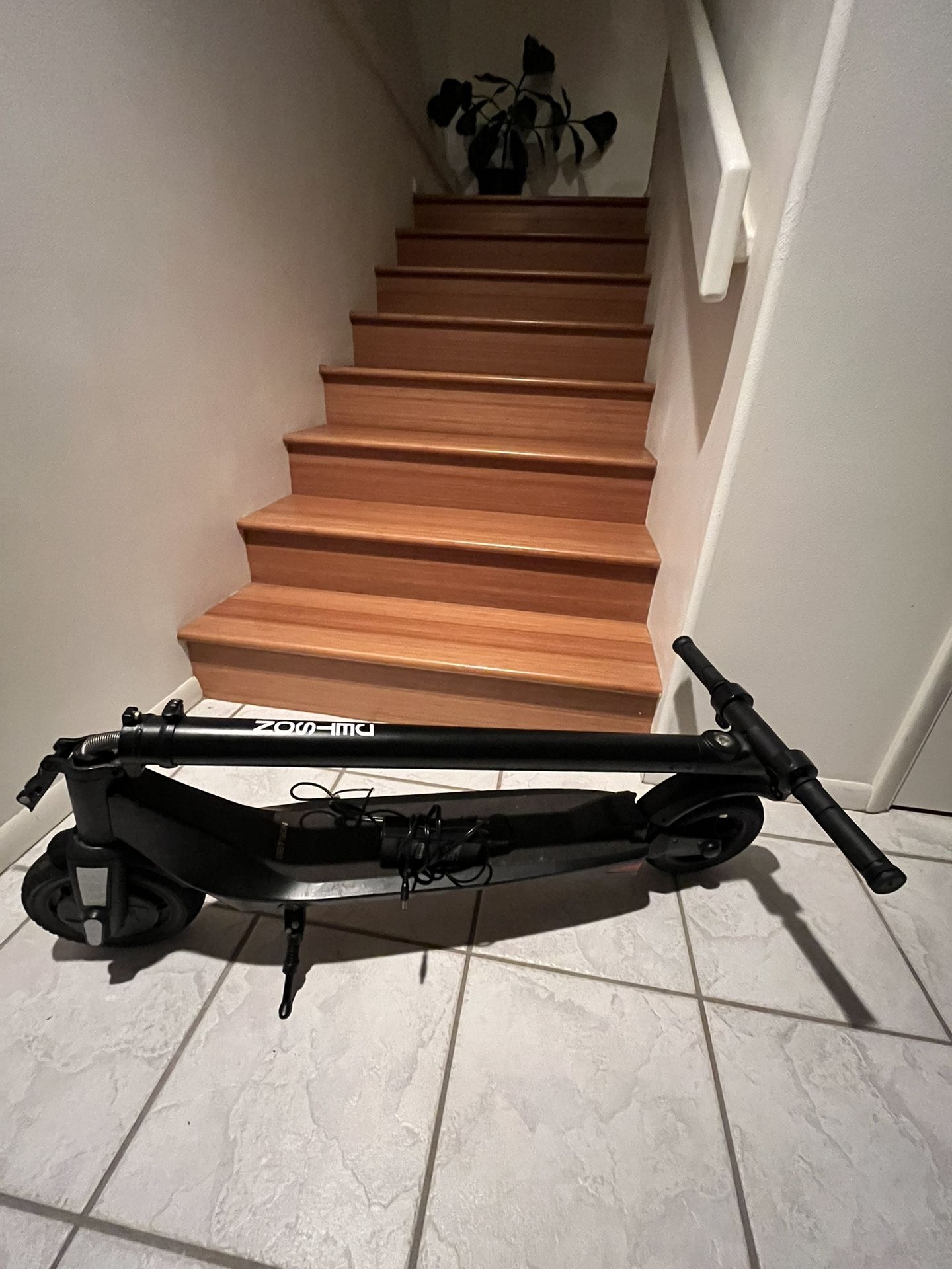 Jetson Element Pro Electric Scooter And Charger