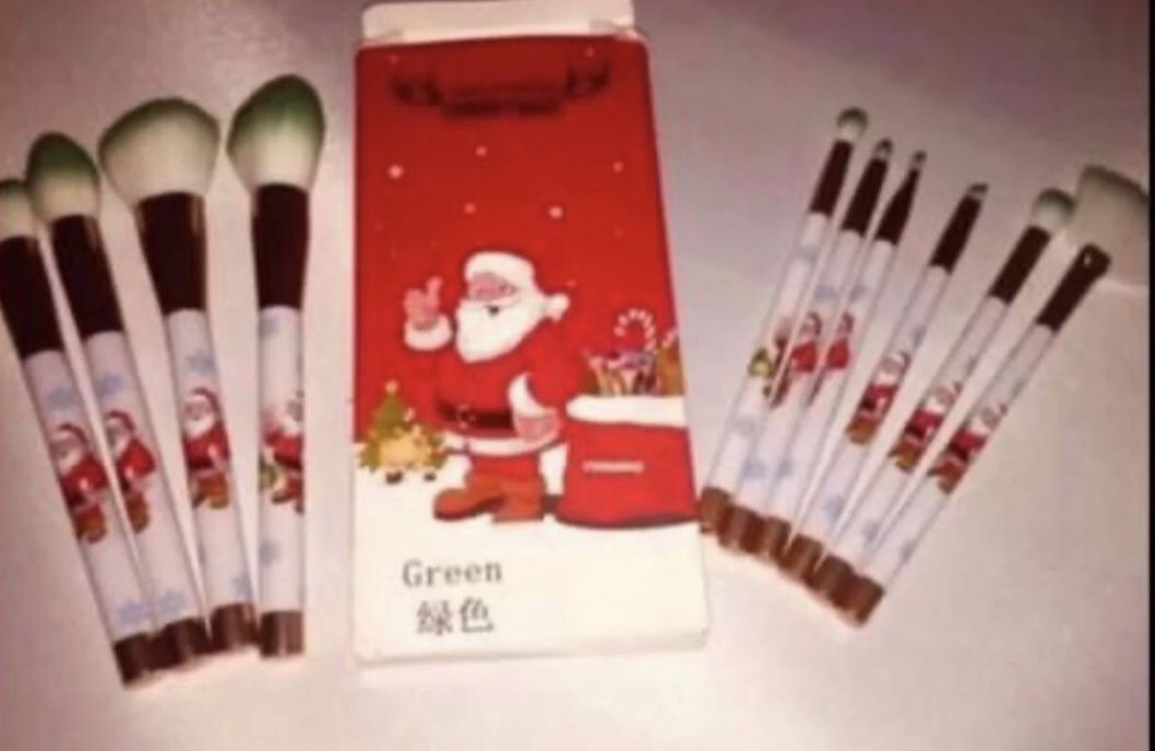 Set Of Christmas Make Up Brushes 