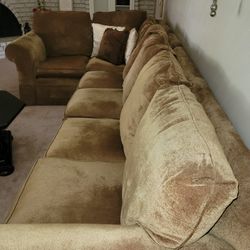 Sectional With Coffee Table 