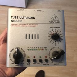 Behringer Tube Ultragain Mic200