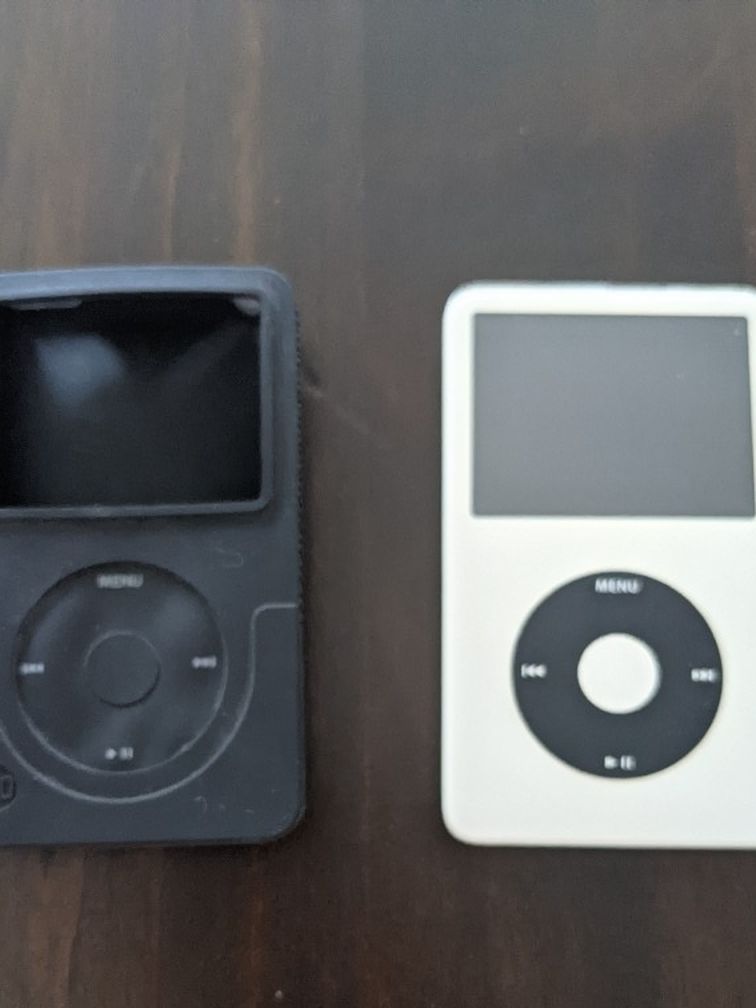 iPod With Case And Charger