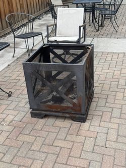 Fire Pit With Pick And Cover
