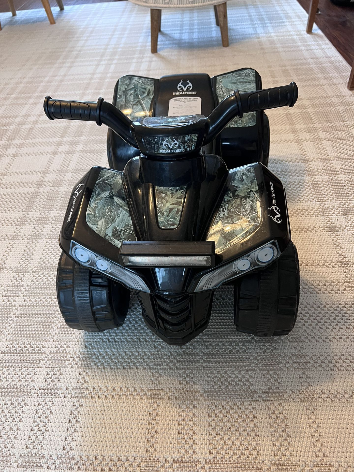 Dynacraft Realtree 6-Volt Boys Kids Ride-on For Age 1.5-3 Years