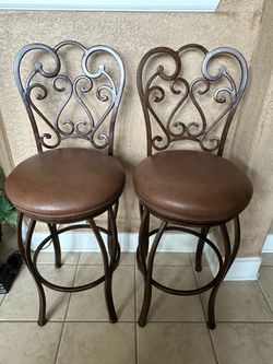 Swivel bar stools