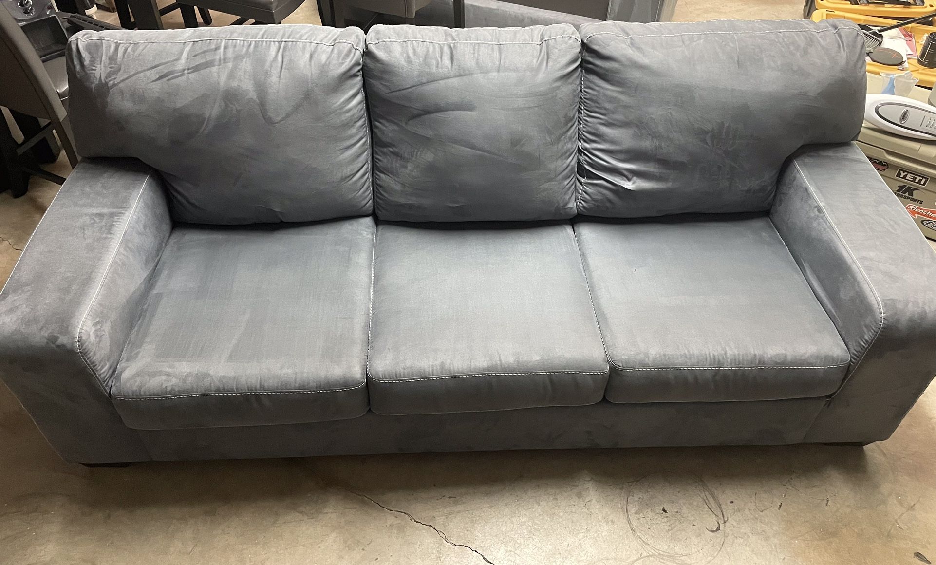 Ashley Furniture Kenosha Queen Sleeper Sofa $325