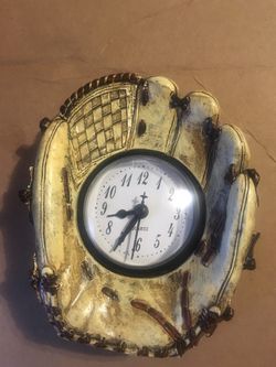 Baseball mitten clock brand new never used