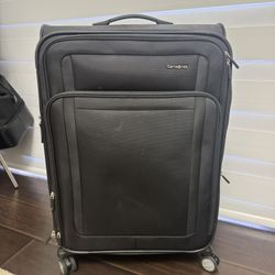 Samsonite Medium suitcase