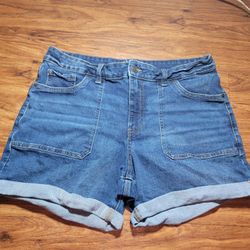 M Jeans By Maurices Classic Blue Jean Shorts Size 16