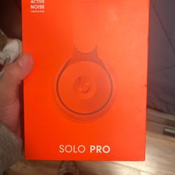 Beats solo Pro