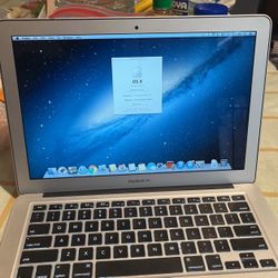 $90 Mac Book Air Lap Top