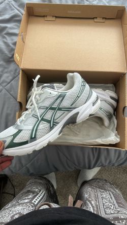 White/Forest green ASIC Gel 1130 Size 10