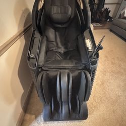 Massage Chair - Full Body Zero Gravity