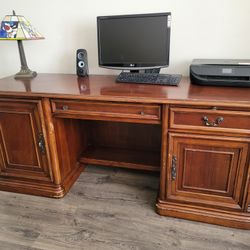 Beautiful Executive Wood Desk