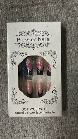 Press On Nails Floral Design Set