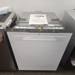 24 in. Built-In Tall Tub Top Control White Dishwasher w/3rd Rack, Bottle Jets, 50 dBA