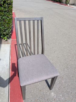 Shullden Spindle Back Dining Chair (Set of 4)