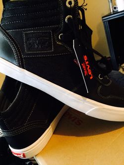 Levi Sneakers Mid Tops black and white