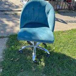 Turquoise Rolly Chair 
