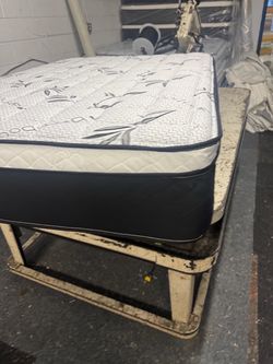 Twin mattress