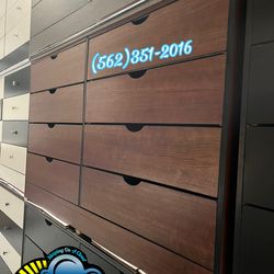 Eight drawer Cherry compressed wood dresser mueble nuevo