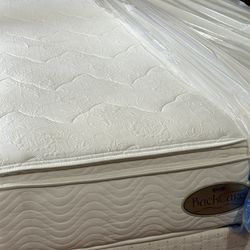 USED QUEEN SIZE PILLOWTOP HYBRID MATTRESS WITH BOX SPRING DELIVERY 🚚 AVAILABLE 