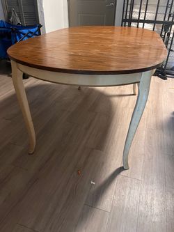 Dining table set
