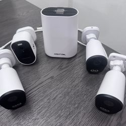 Expandable Wi-Fi Security Hub with 4 Wi-Fi cameras.