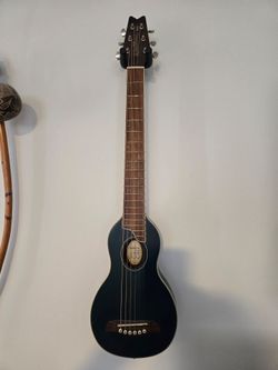 Washburn Rover travel guitar with case