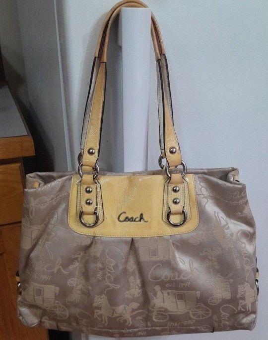 Coach Shoulder Bag