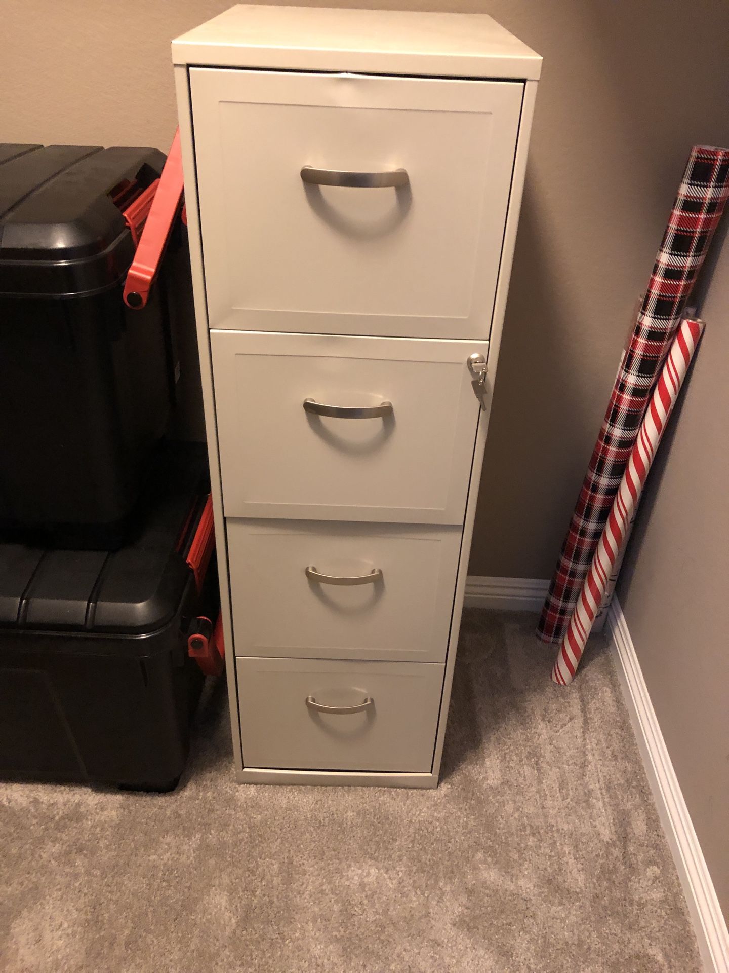 Filing Cabinet 4 drawer locking