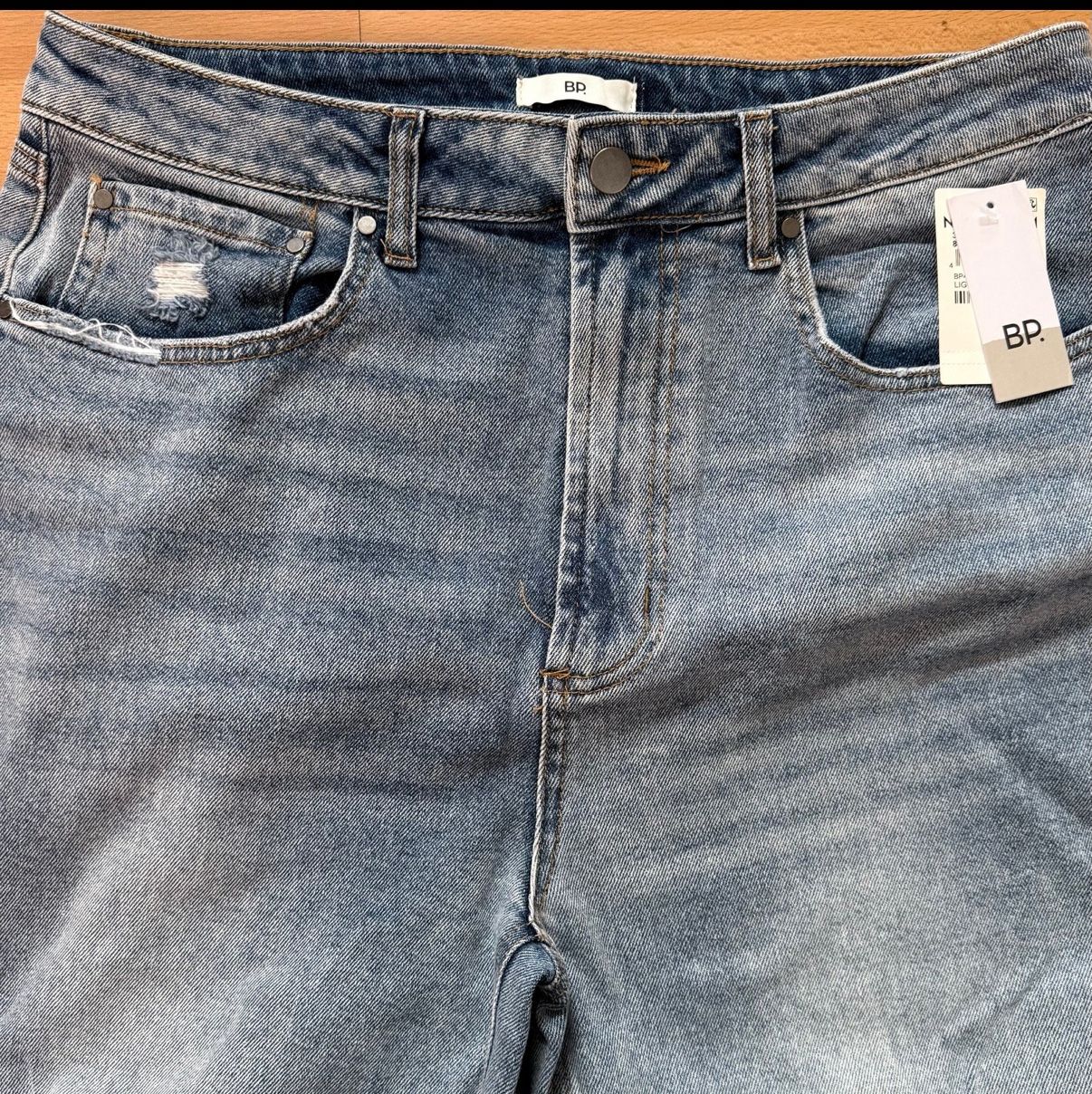 NWT NEW Nordstrom BP Men’s size 31” W x 33” Ripped Jeans