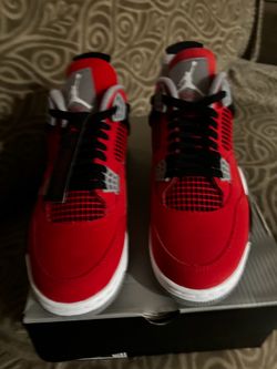 Jordan toro 4s size 10 ds $230