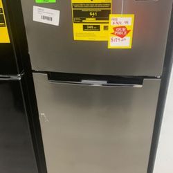 MAGIC CHEF REFRIGERATOR 2ZX