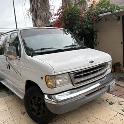 1999 Ford Econoline 350