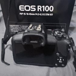Cámara Canon R100 