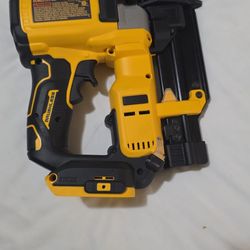 Nail gun dewalt 