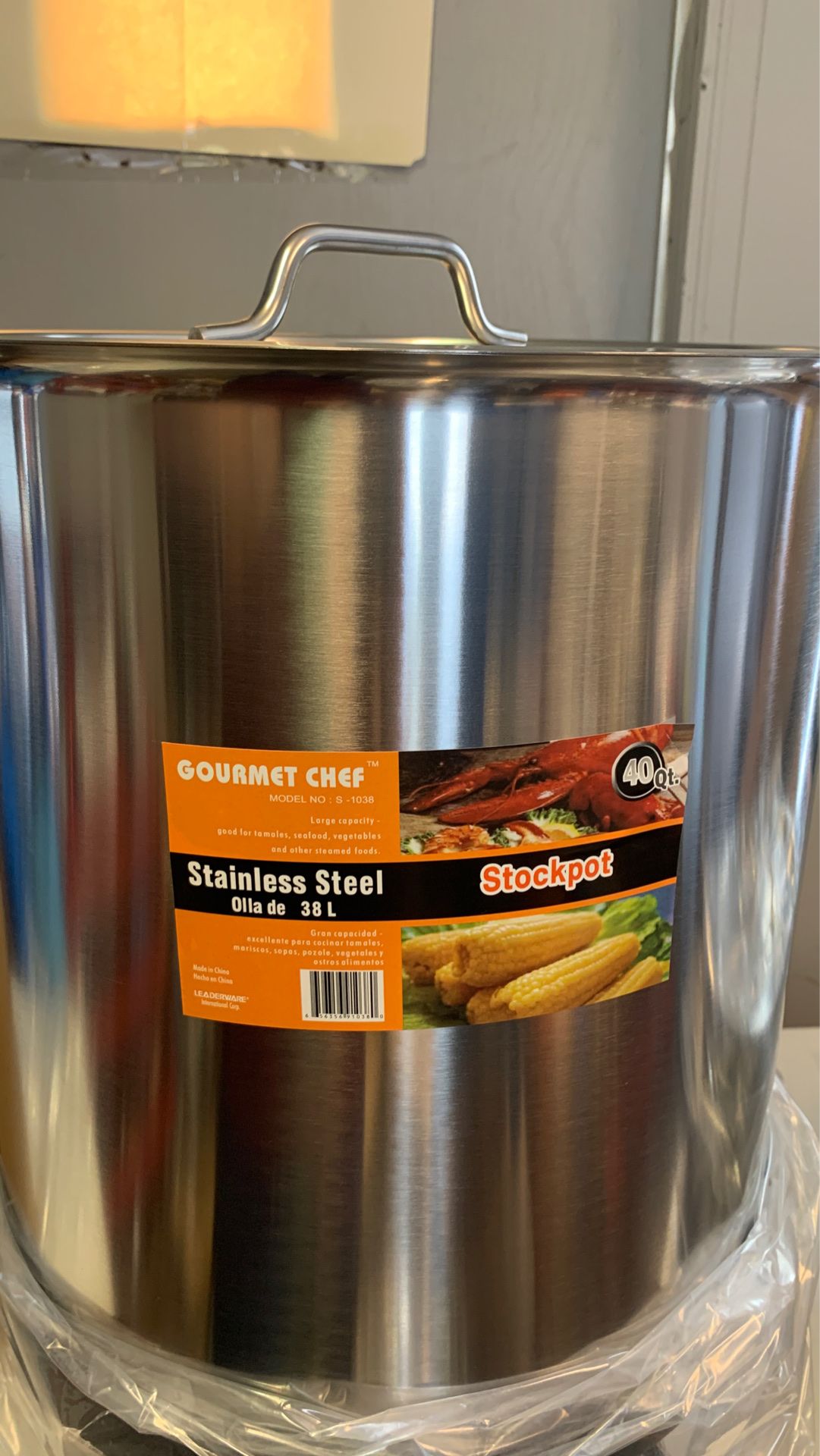 40 qt stainless steel stockpot/ Tamalera