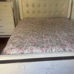 Cal King Bedroom Set