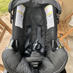 Doona Stroller/Car Seat + Halo Bassinet