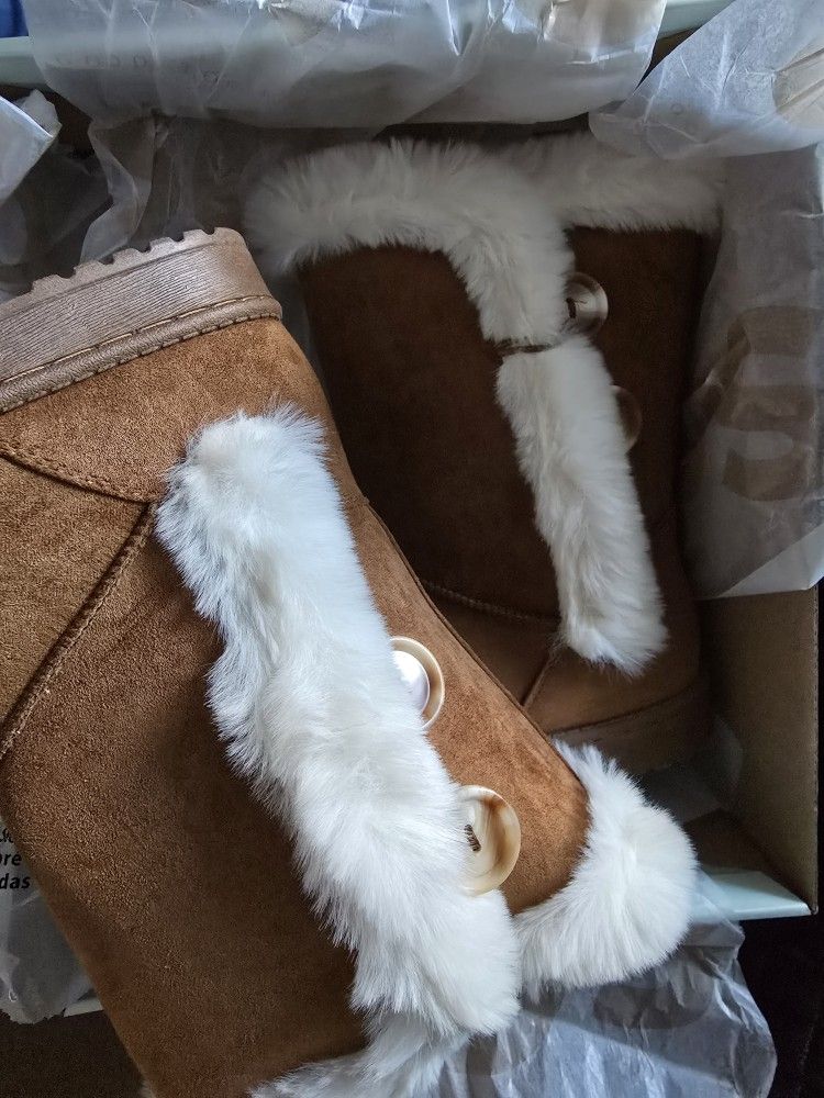 Women's Boots Size 10 New