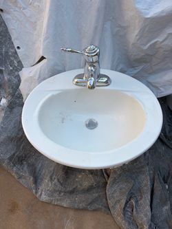 2 Perfectly good sinks and faucets! Get 2 for $40!