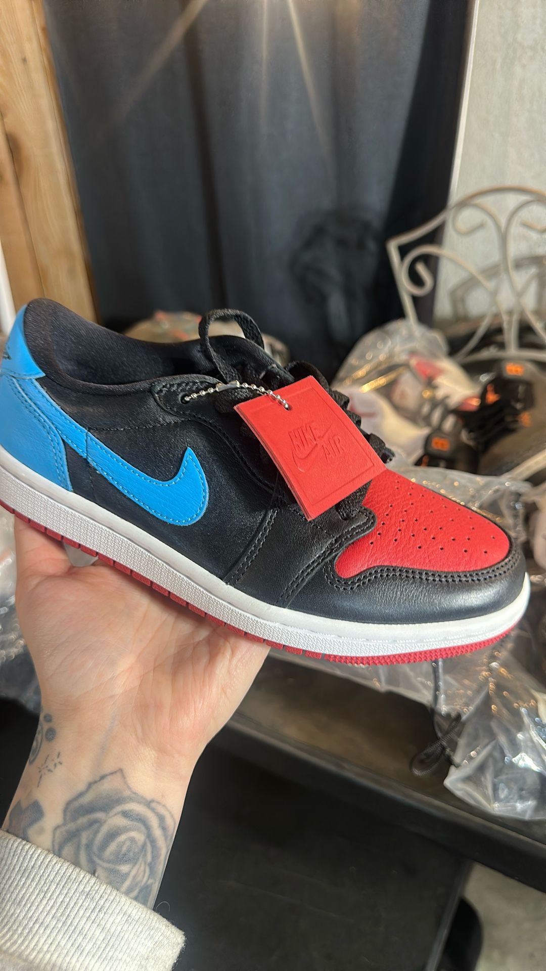 Kids Nikes 5.5y