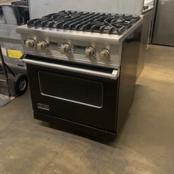 Viking 30”Wide Dual Fuel Range Stove In Gloss Black 