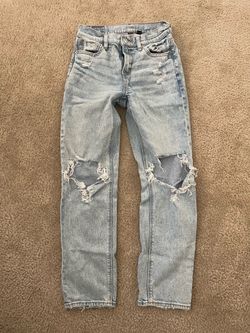 American Eagle Light Wash Distressed Jeans